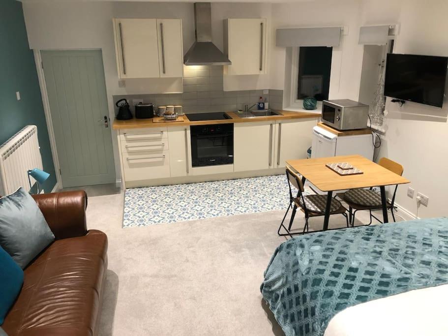 Hideaway Between Coast And Moors In A Beautiful Village Apartment Sleights Exteriör bild