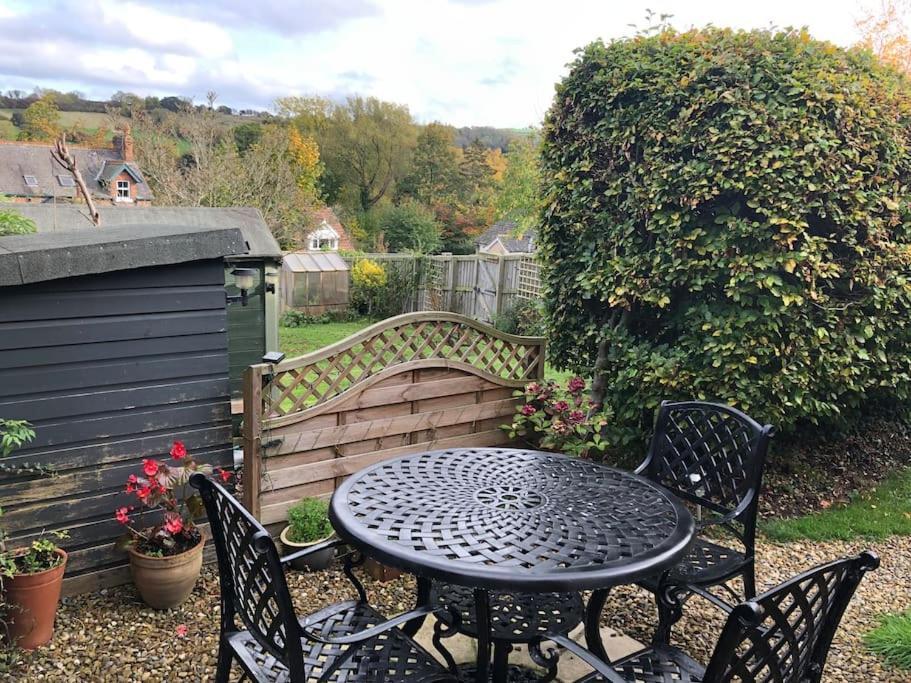 Hideaway Between Coast And Moors In A Beautiful Village Apartment Sleights Exteriör bild